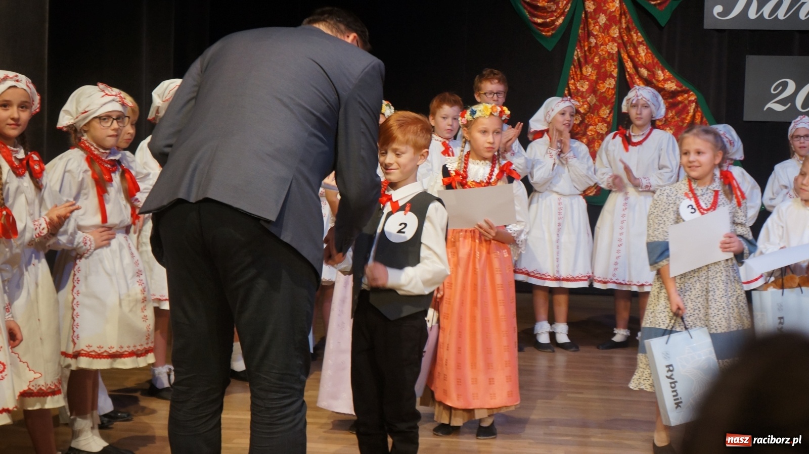 Zdjęcie w galerii na portalu naszraciborz.pl: Frelki z SP 18 wyśpiewały zwycięstwo wiadomości z regionu