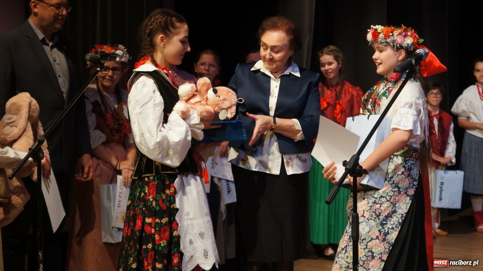 Zdjęcie w galerii na portalu naszraciborz.pl: Frelki z SP 18 wyśpiewały zwycięstwo wiadomości z regionu