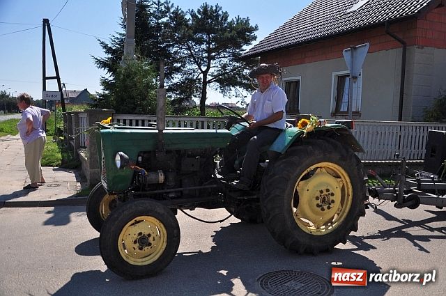 Zdjęcie w galerii na portalu naszraciborz.pl: Dożynki w Sudole z młodą na rowerze wiadomości z regionu