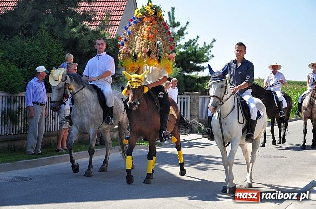 Zdjęcie w galerii na portalu naszraciborz.pl: Dożynki w Sudole z młodą na rowerze wiadomości z regionu