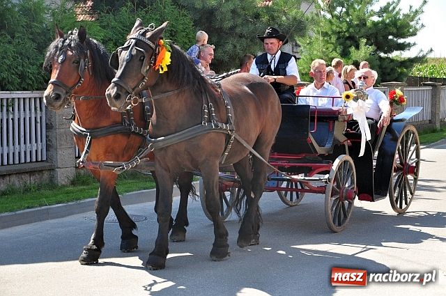 Zdjęcie w galerii na portalu naszraciborz.pl: Dożynki w Sudole z młodą na rowerze wiadomości z regionu