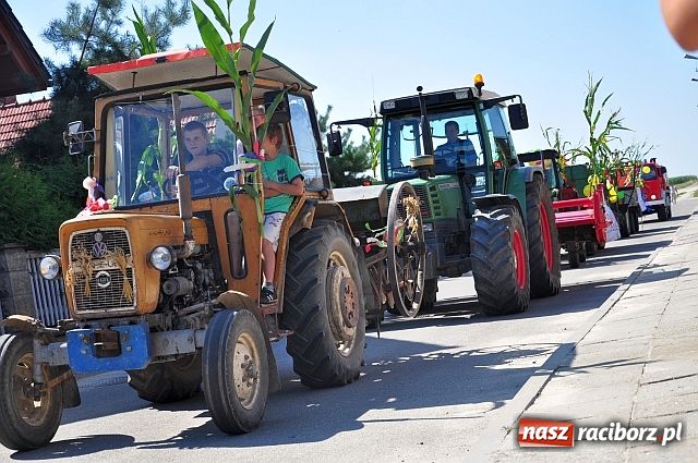 Zdjęcie w galerii na portalu naszraciborz.pl: Dożynki w Sudole z młodą na rowerze wiadomości z regionu