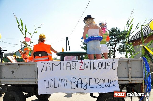 Zdjęcie w galerii na portalu naszraciborz.pl: Dożynki w Sudole z młodą na rowerze wiadomości z regionu
