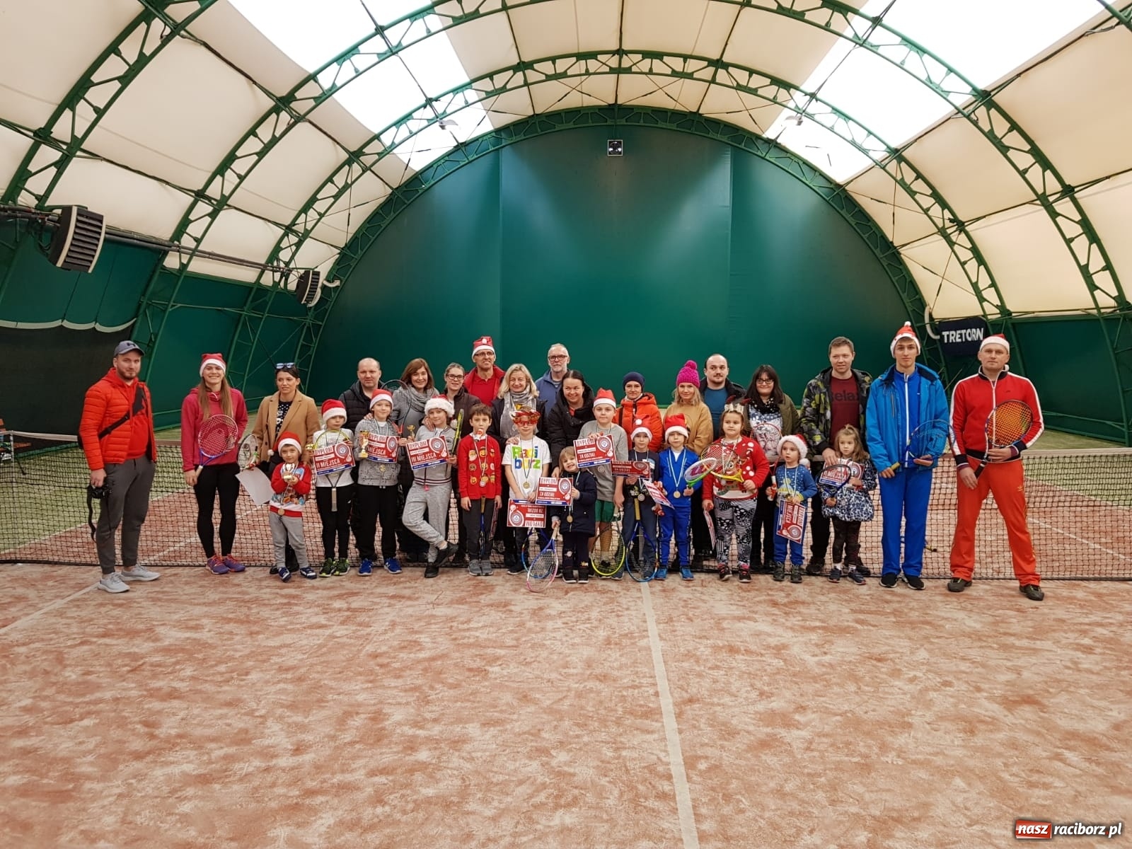 Zdjęcie w galerii na portalu naszraciborz.pl: Mikołajkowy turniej Raciborskiego Klubu Tenisowego  wiadomości z regionu