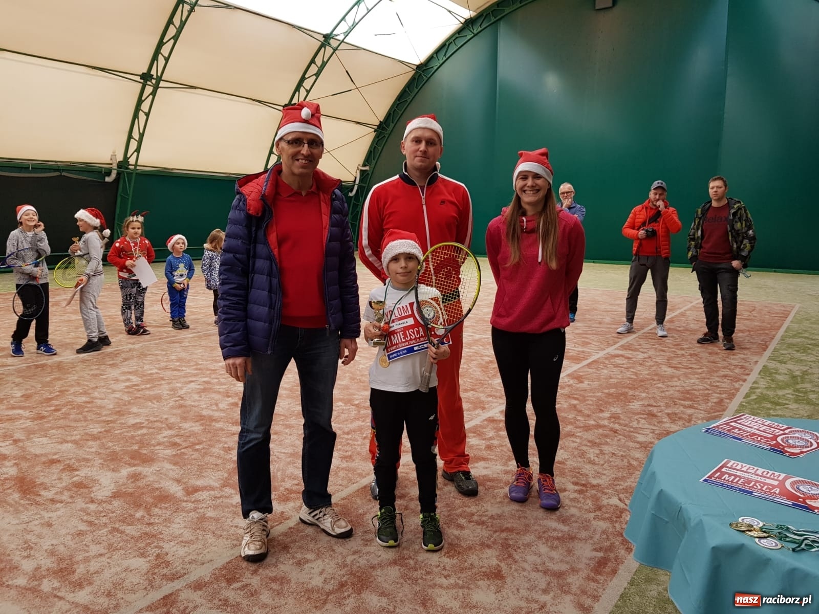 Zdjęcie w galerii na portalu naszraciborz.pl: Mikołajkowy turniej Raciborskiego Klubu Tenisowego  wiadomości z regionu