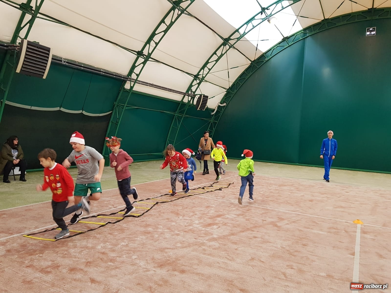 Zdjęcie w galerii na portalu naszraciborz.pl: Mikołajkowy turniej Raciborskiego Klubu Tenisowego  wiadomości z regionu