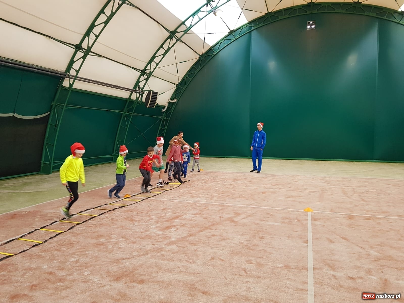 Zdjęcie w galerii na portalu naszraciborz.pl: Mikołajkowy turniej Raciborskiego Klubu Tenisowego  wiadomości z regionu