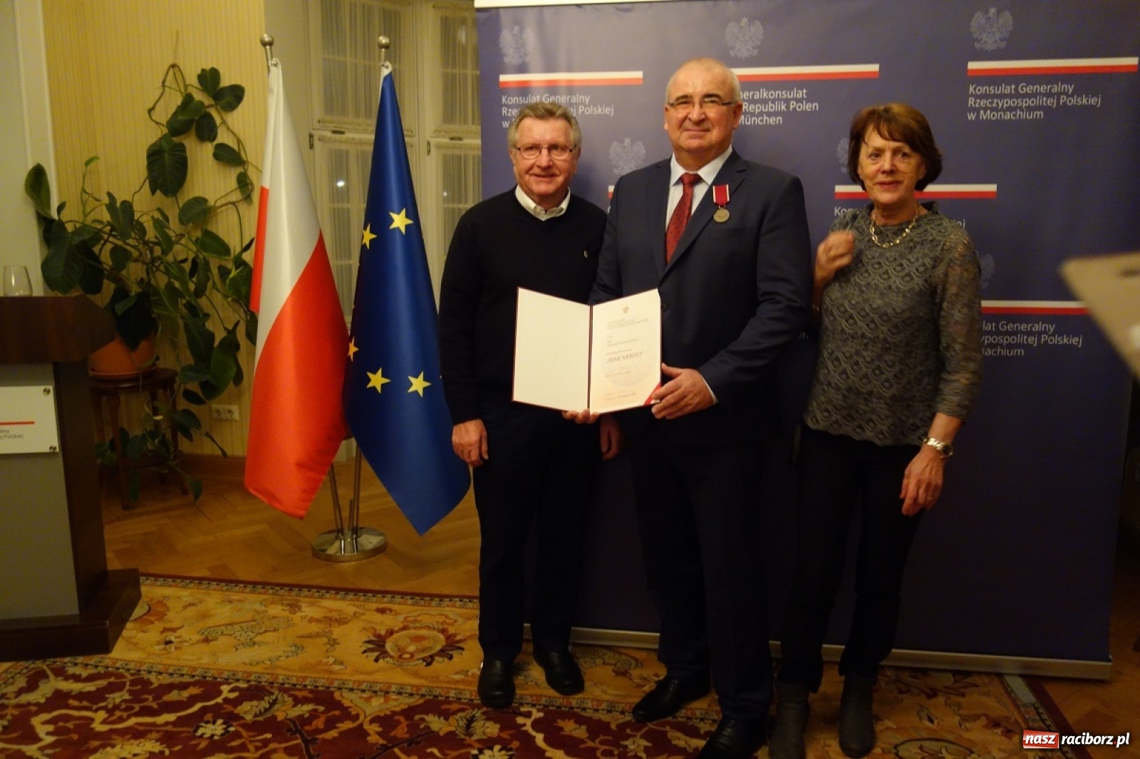 Zdjęcie w galerii na portalu naszraciborz.pl: Bene Merito - medal polskiego MSZ dla raciborzanina  wiadomości z regionu
