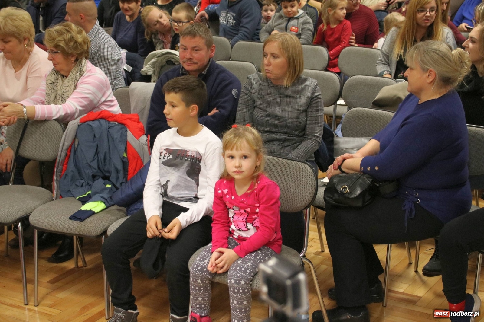 Zdjęcie w galerii na portalu naszraciborz.pl: Mikołajkowy baśniowy ambaras w Roszkowie [FOTO] wiadomości z regionu