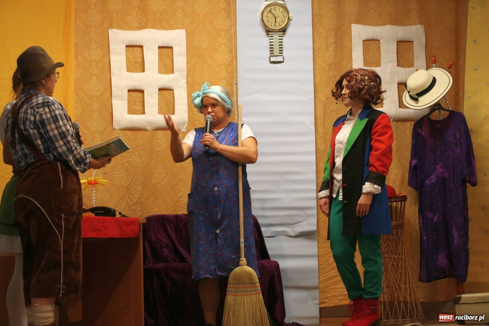 Zdjęcie w galerii na portalu naszraciborz.pl: Mikołajkowy baśniowy ambaras w Roszkowie [FOTO] wiadomości z regionu