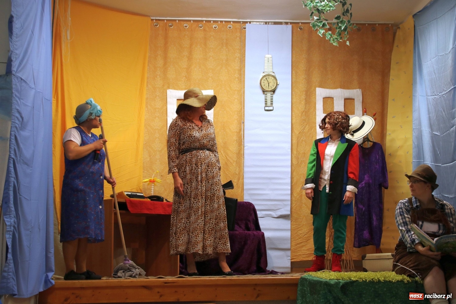 Zdjęcie w galerii na portalu naszraciborz.pl: Mikołajkowy baśniowy ambaras w Roszkowie [FOTO] wiadomości z regionu