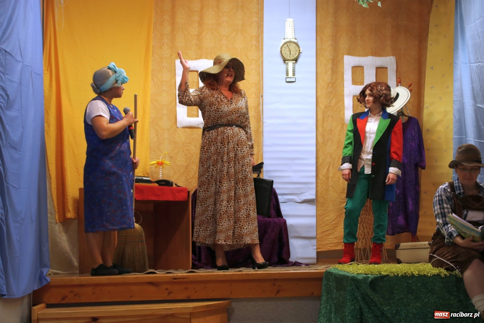 Zdjęcie w galerii na portalu naszraciborz.pl: Mikołajkowy baśniowy ambaras w Roszkowie [FOTO] wiadomości z regionu