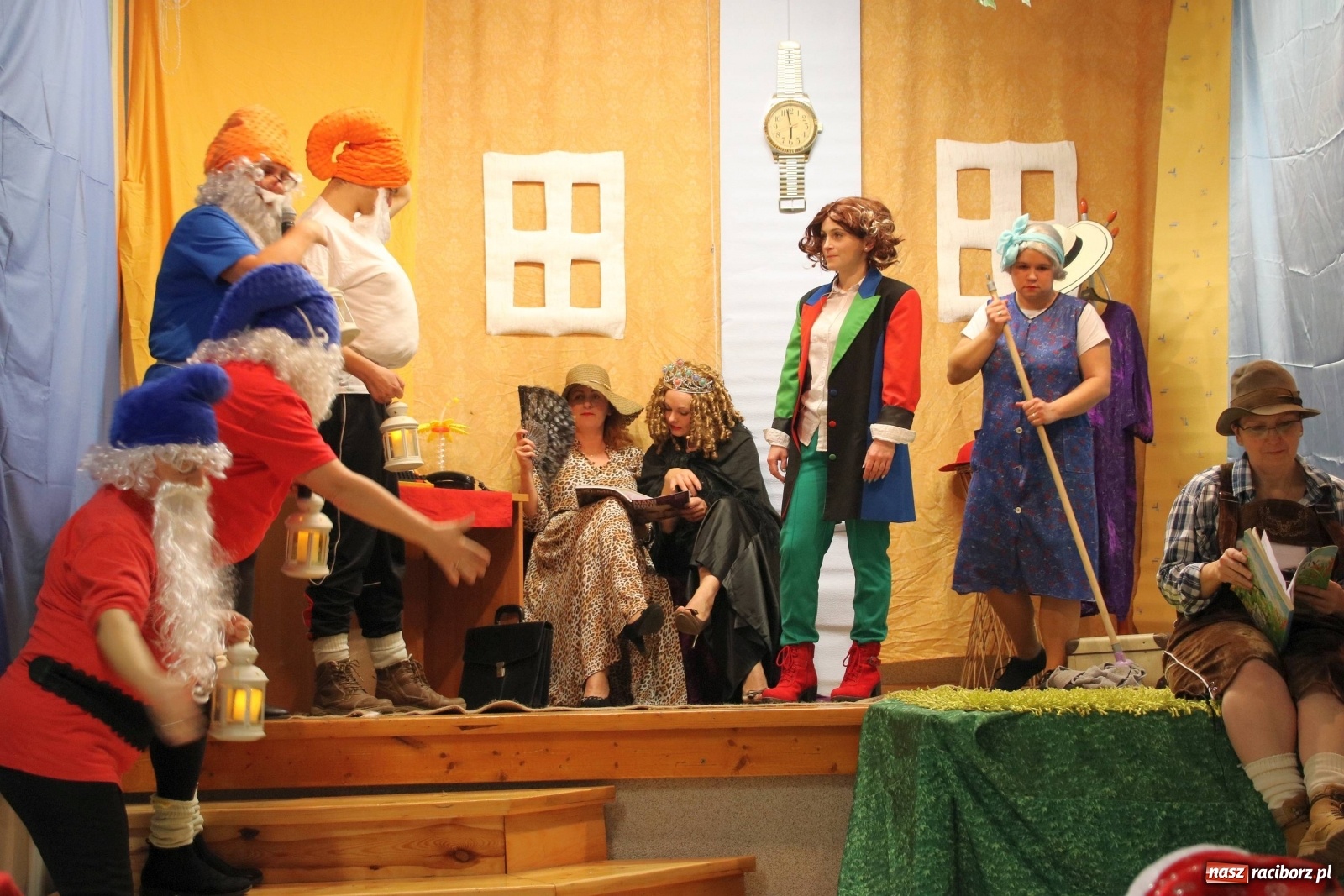 Zdjęcie w galerii na portalu naszraciborz.pl: Mikołajkowy baśniowy ambaras w Roszkowie [FOTO] wiadomości z regionu