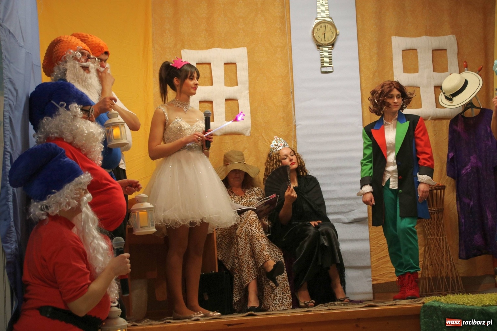 Zdjęcie w galerii na portalu naszraciborz.pl: Mikołajkowy baśniowy ambaras w Roszkowie [FOTO] wiadomości z regionu