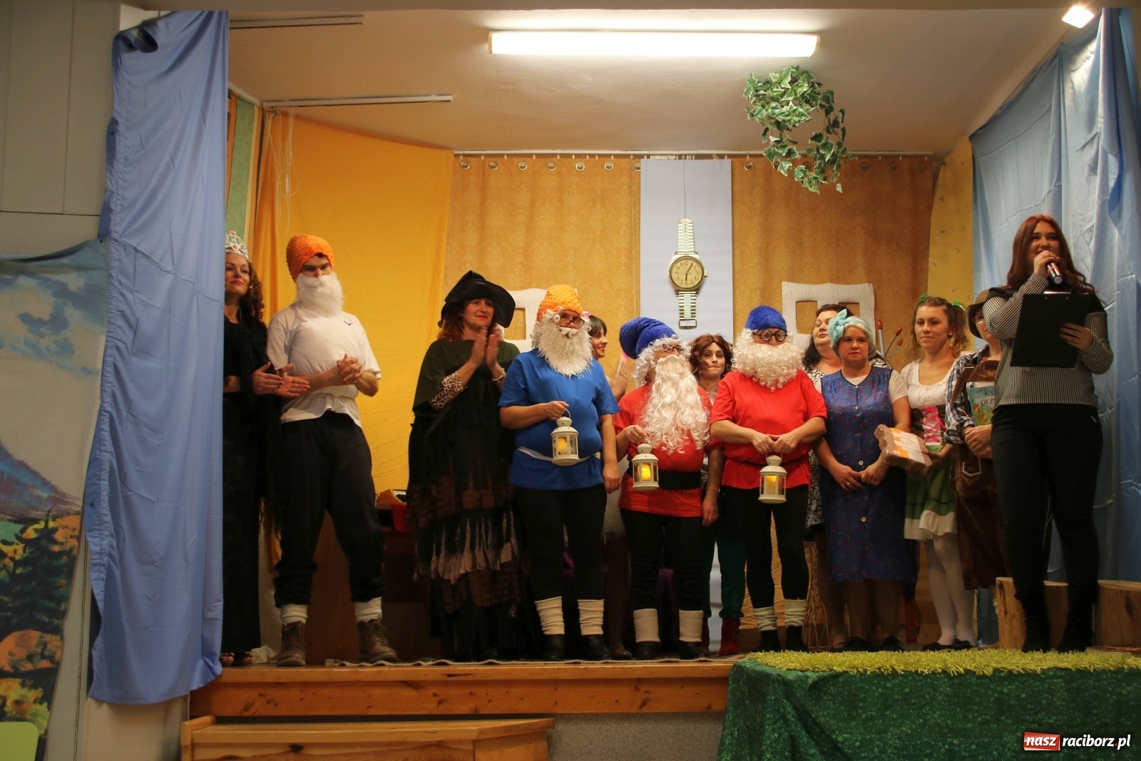 Zdjęcie w galerii na portalu naszraciborz.pl: Mikołajkowy baśniowy ambaras w Roszkowie [FOTO] wiadomości z regionu