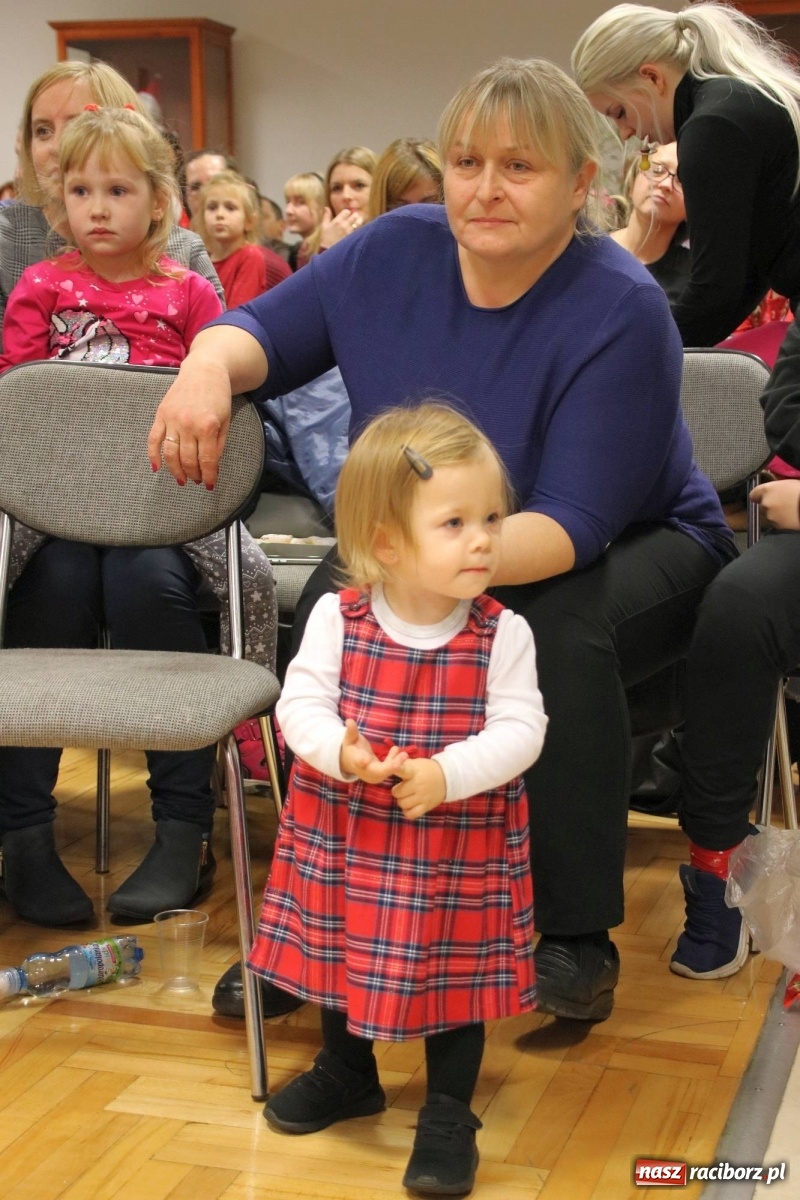 Zdjęcie w galerii na portalu naszraciborz.pl: Mikołajkowy baśniowy ambaras w Roszkowie [FOTO] wiadomości z regionu