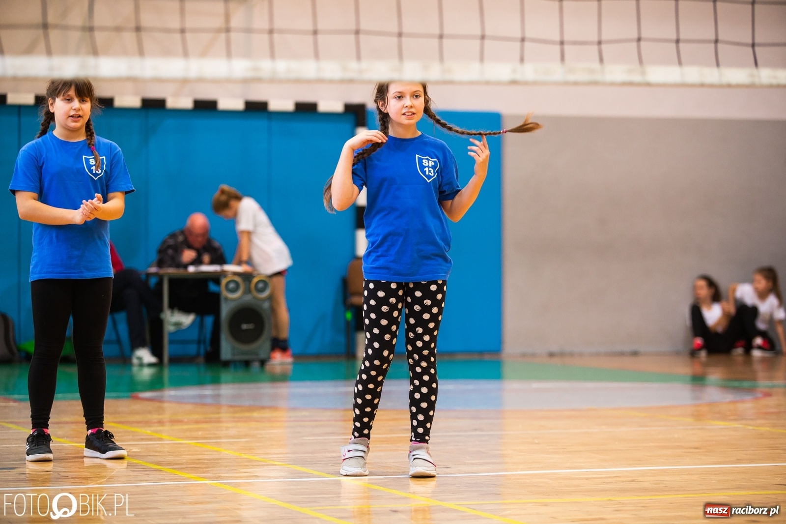 Zdjęcie w galerii na portalu naszraciborz.pl: Mikołajkowy turniej dwójek siatkarskich wiadomości z regionu