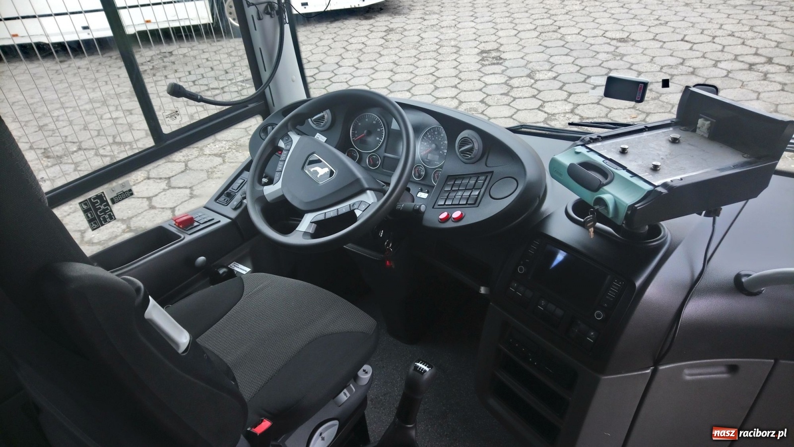 Zdjęcie w galerii na portalu naszraciborz.pl: PKS Racibórz testuje kolejny autobus – tym razem regionalnego LWA wiadomości z regionu