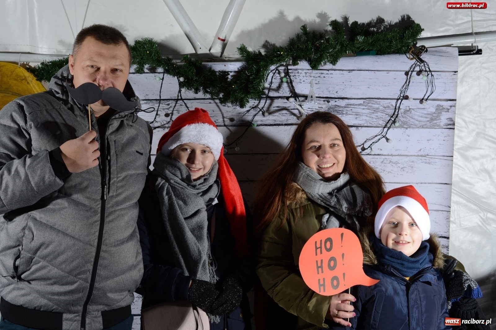 Zdjęcie w galerii na portalu naszraciborz.pl: Biblioteka na Jarmarku Bożonarodzeniowym wiadomości z regionu
