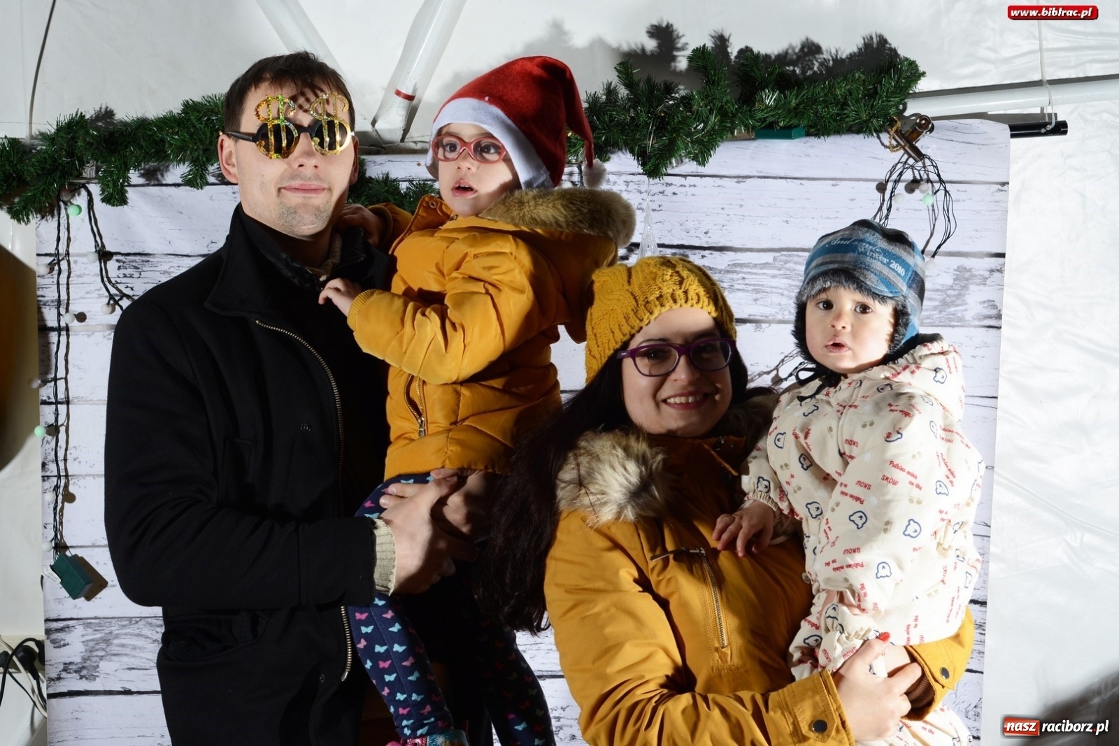 Zdjęcie w galerii na portalu naszraciborz.pl: Biblioteka na Jarmarku Bożonarodzeniowym wiadomości z regionu