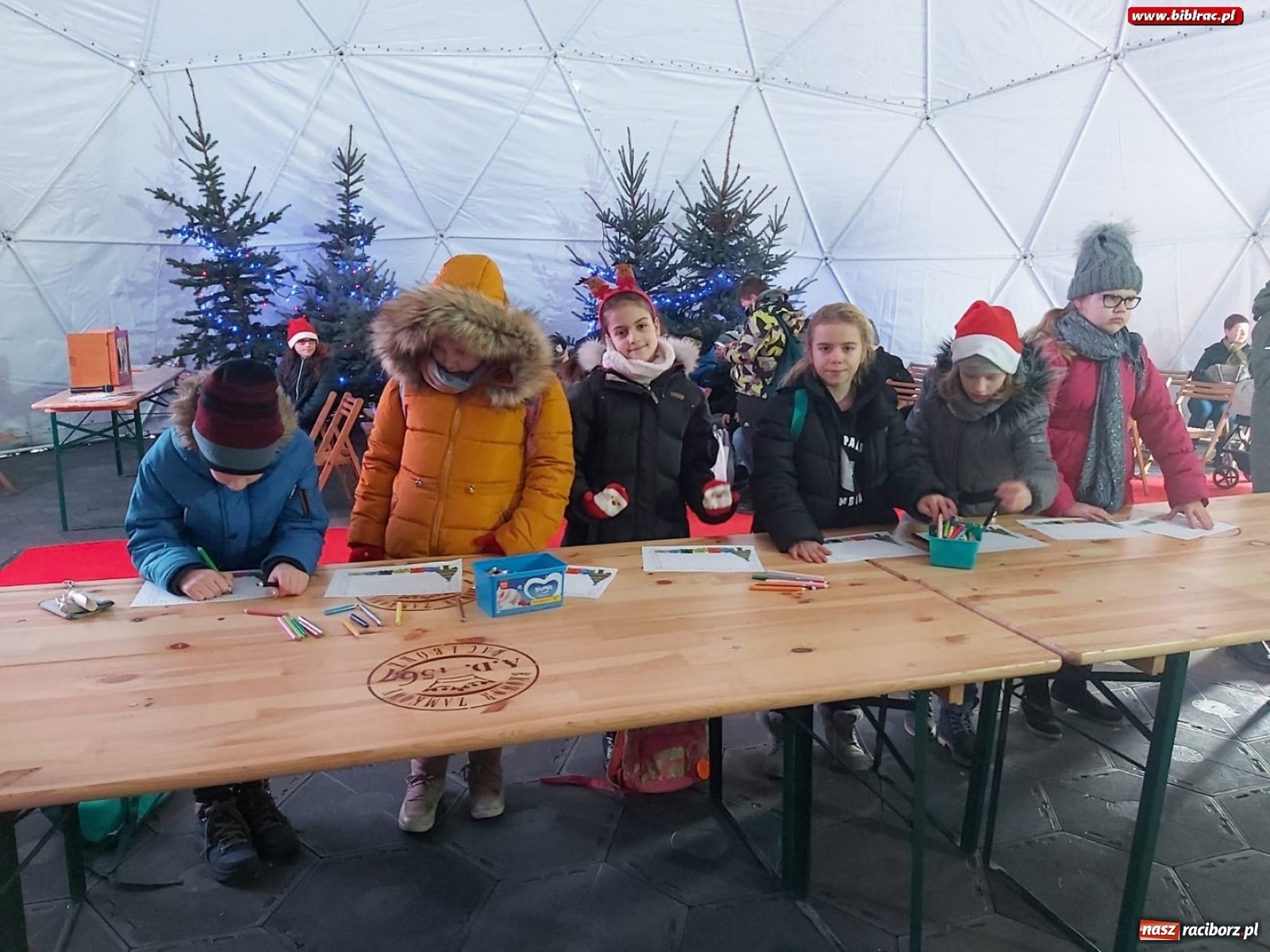 Zdjęcie w galerii na portalu naszraciborz.pl: Biblioteka na Jarmarku Bożonarodzeniowym wiadomości z regionu