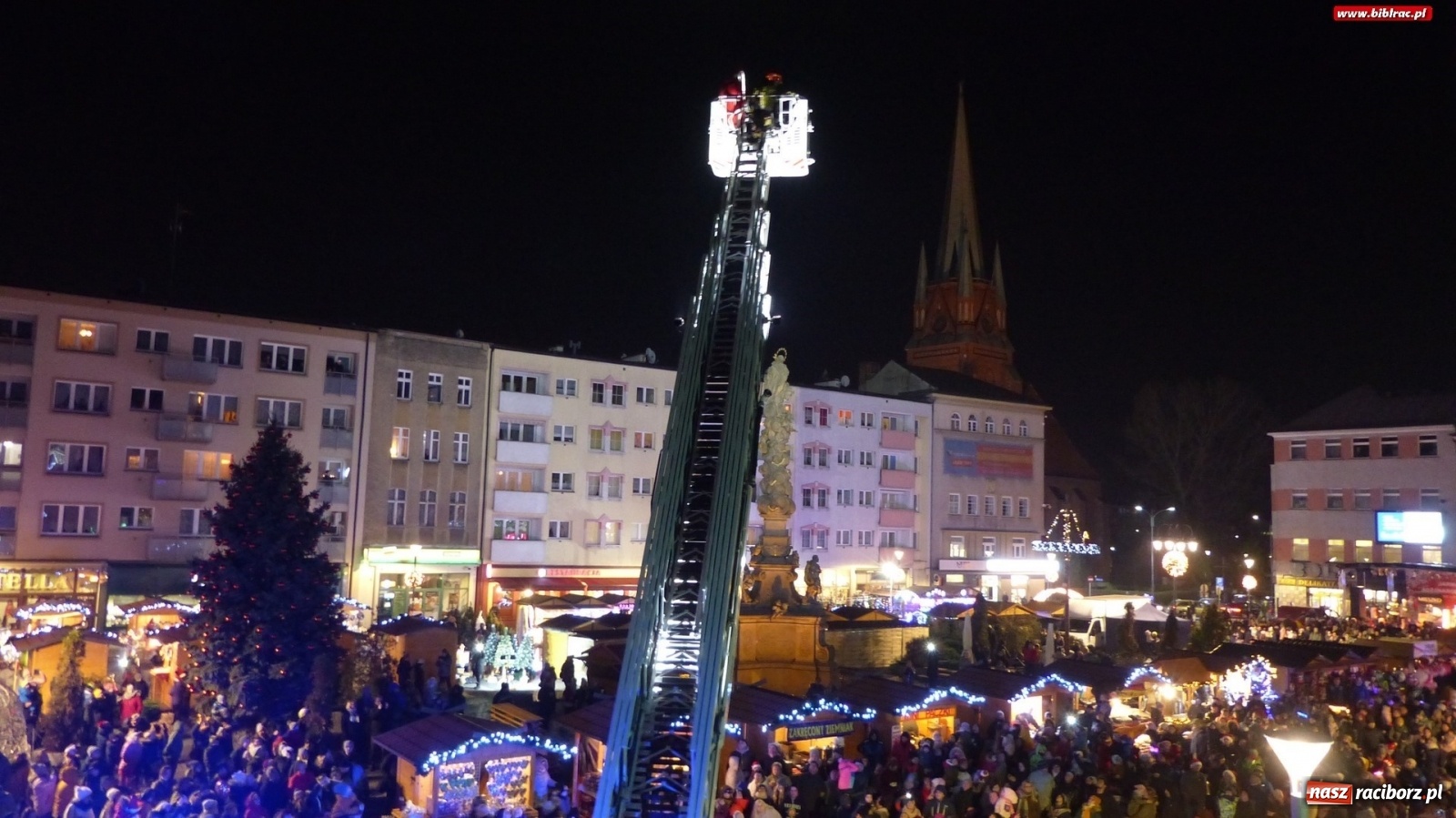 Zdjęcie w galerii na portalu naszraciborz.pl: Biblioteka na Jarmarku Bożonarodzeniowym wiadomości z regionu