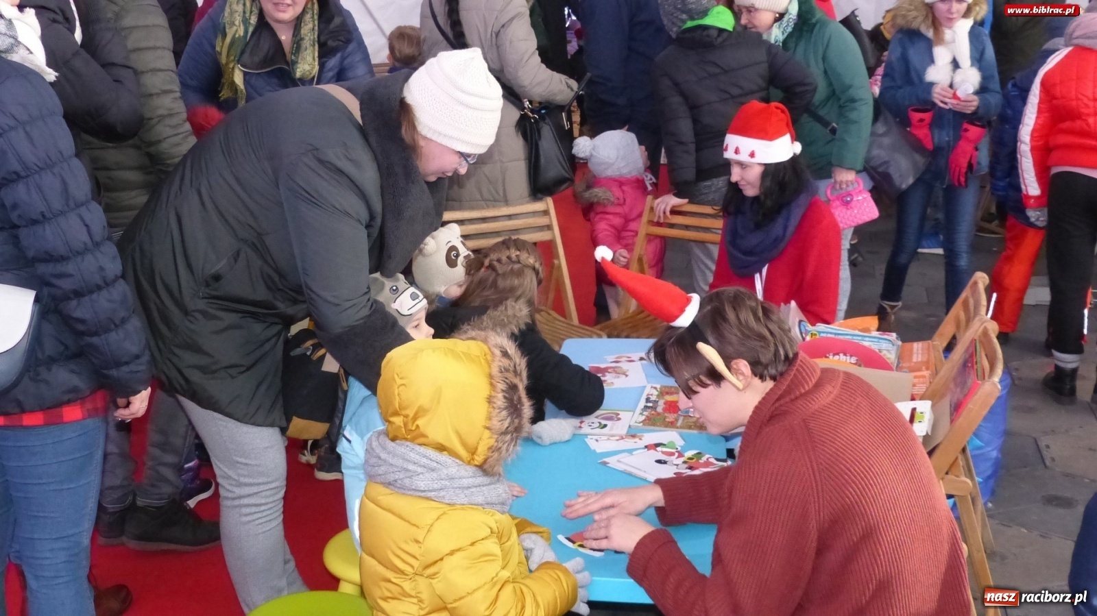 Zdjęcie w galerii na portalu naszraciborz.pl: Biblioteka na Jarmarku Bożonarodzeniowym wiadomości z regionu