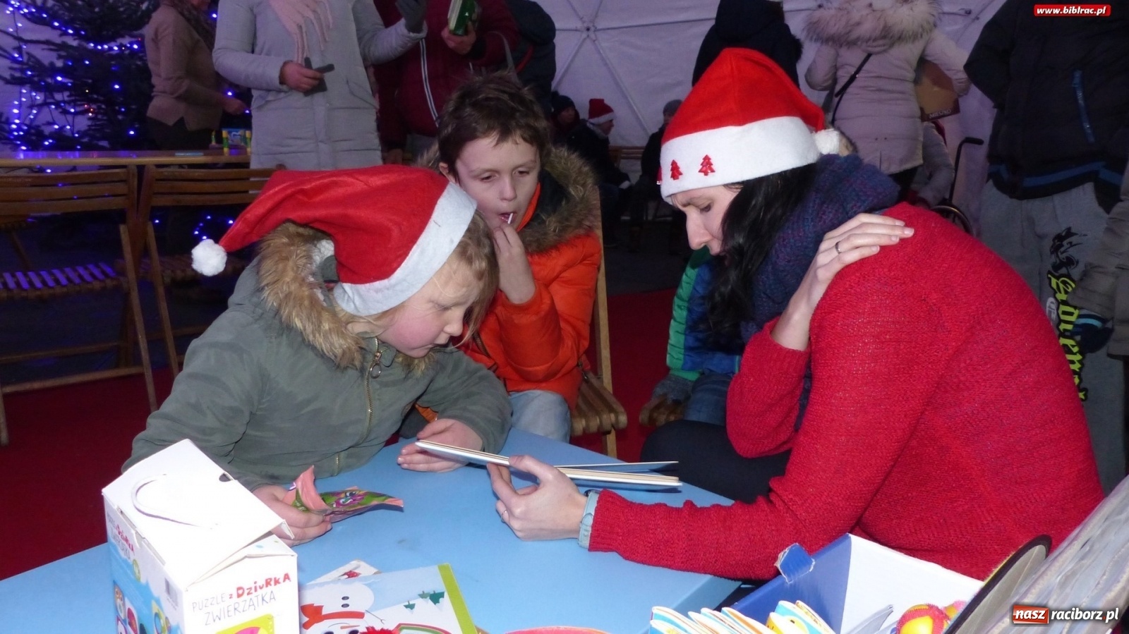 Zdjęcie w galerii na portalu naszraciborz.pl: Biblioteka na Jarmarku Bożonarodzeniowym wiadomości z regionu