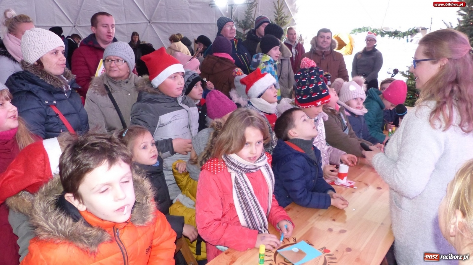 Zdjęcie w galerii na portalu naszraciborz.pl: Biblioteka na Jarmarku Bożonarodzeniowym wiadomości z regionu