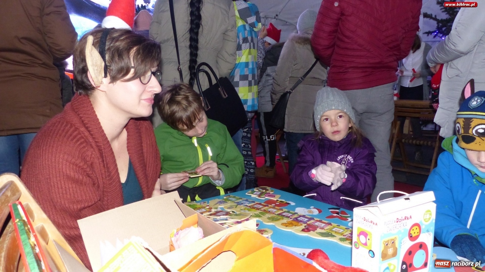Zdjęcie w galerii na portalu naszraciborz.pl: Biblioteka na Jarmarku Bożonarodzeniowym wiadomości z regionu