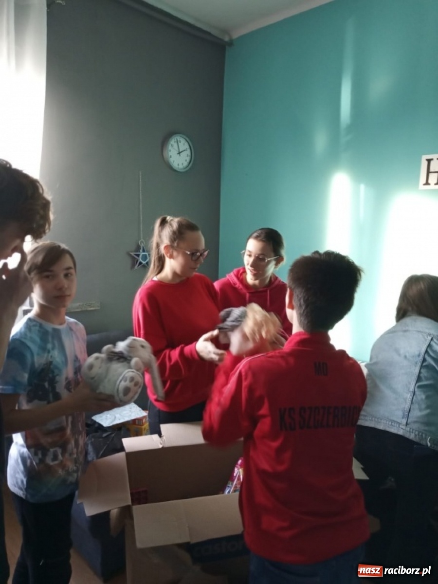 Zdjęcie w galerii na portalu naszraciborz.pl: Starosta i radni podróżowali z prezentami  wiadomości z regionu