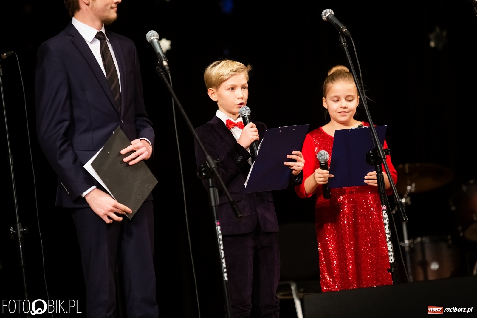 Zdjęcie w galerii na portalu naszraciborz.pl: Koncert zimowy w wykonaniu uczniów I LO i SP 4 w RCK [FOTO i WIDEO] wiadomości z regionu