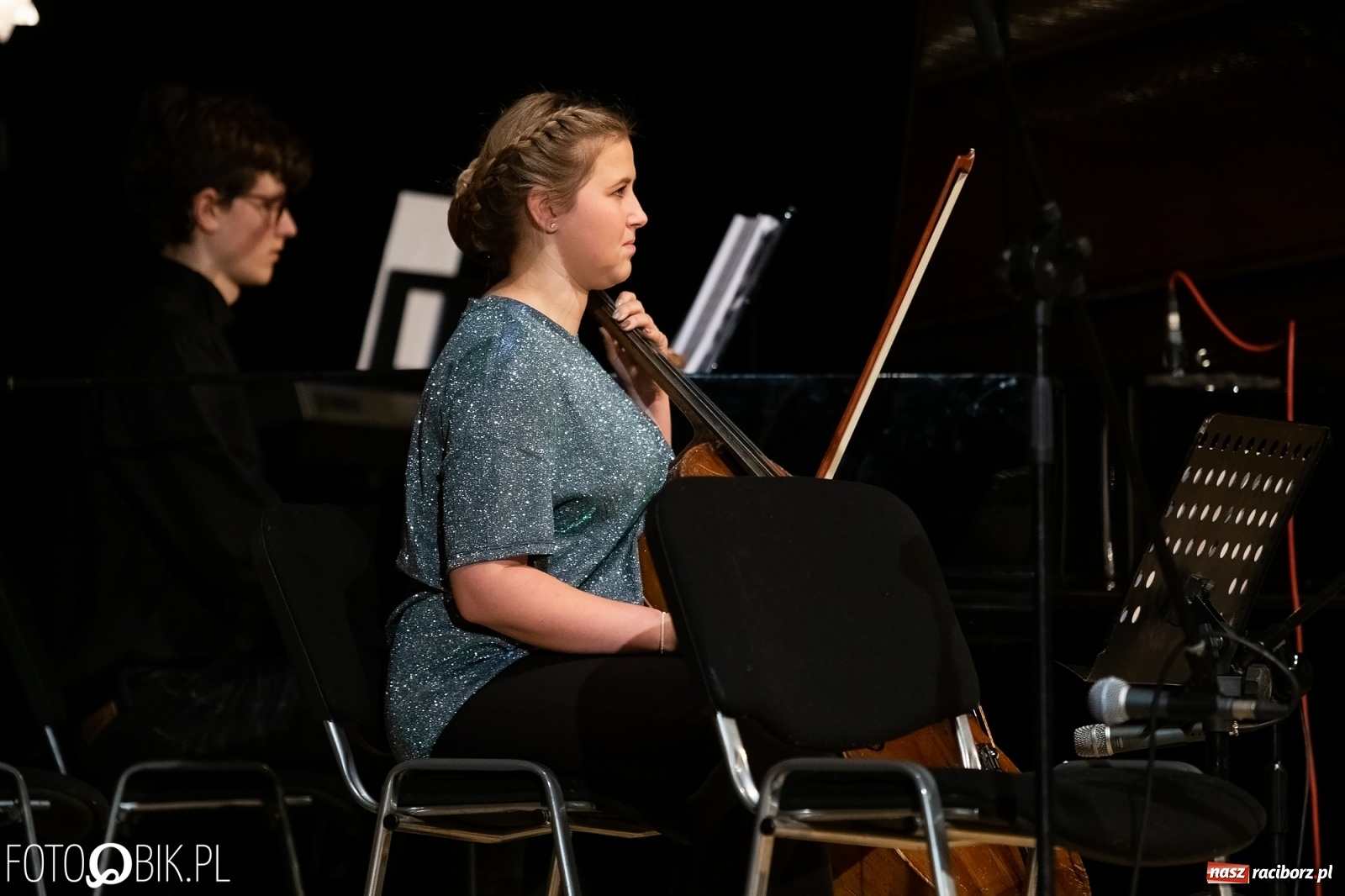 Zdjęcie w galerii na portalu naszraciborz.pl: Koncert zimowy w wykonaniu uczniów I LO i SP 4 w RCK [FOTO i WIDEO] wiadomości z regionu