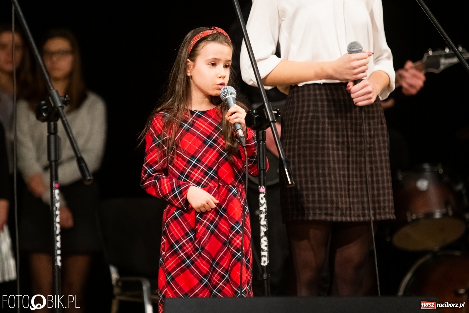 Zdjęcie w galerii na portalu naszraciborz.pl: Koncert zimowy w wykonaniu uczniów I LO i SP 4 w RCK [FOTO i WIDEO] wiadomości z regionu