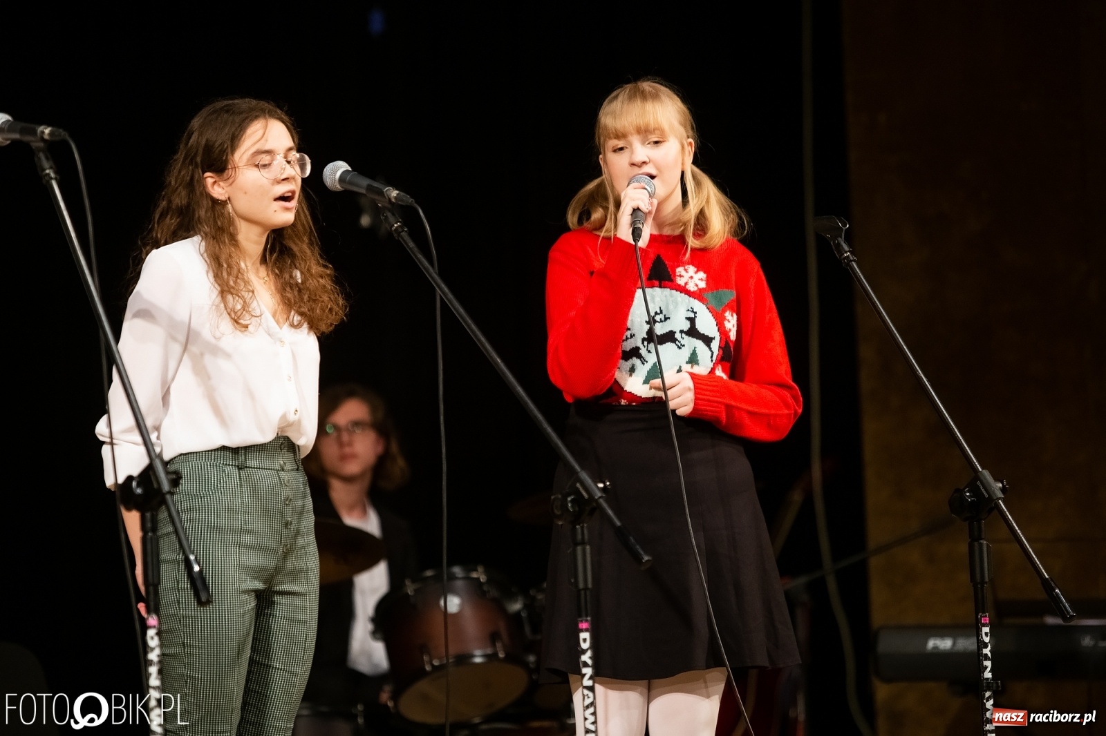 Zdjęcie w galerii na portalu naszraciborz.pl: Koncert zimowy w wykonaniu uczniów I LO i SP 4 w RCK [FOTO i WIDEO] wiadomości z regionu