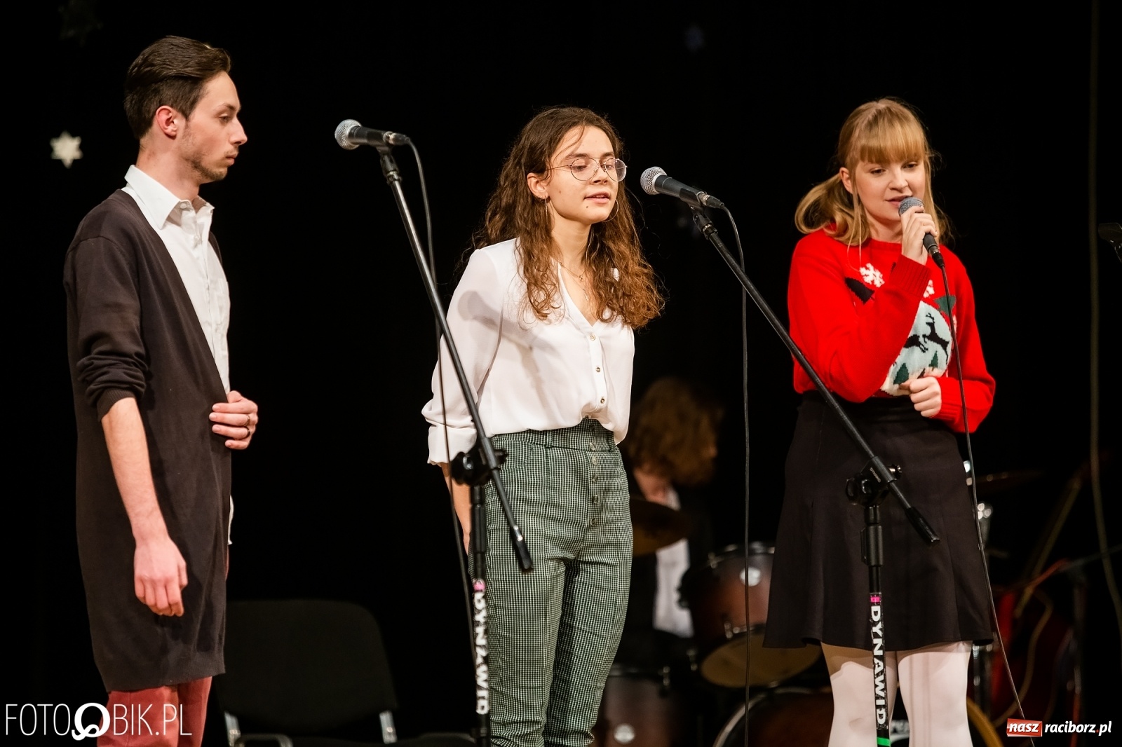 Zdjęcie w galerii na portalu naszraciborz.pl: Koncert zimowy w wykonaniu uczniów I LO i SP 4 w RCK [FOTO i WIDEO] wiadomości z regionu