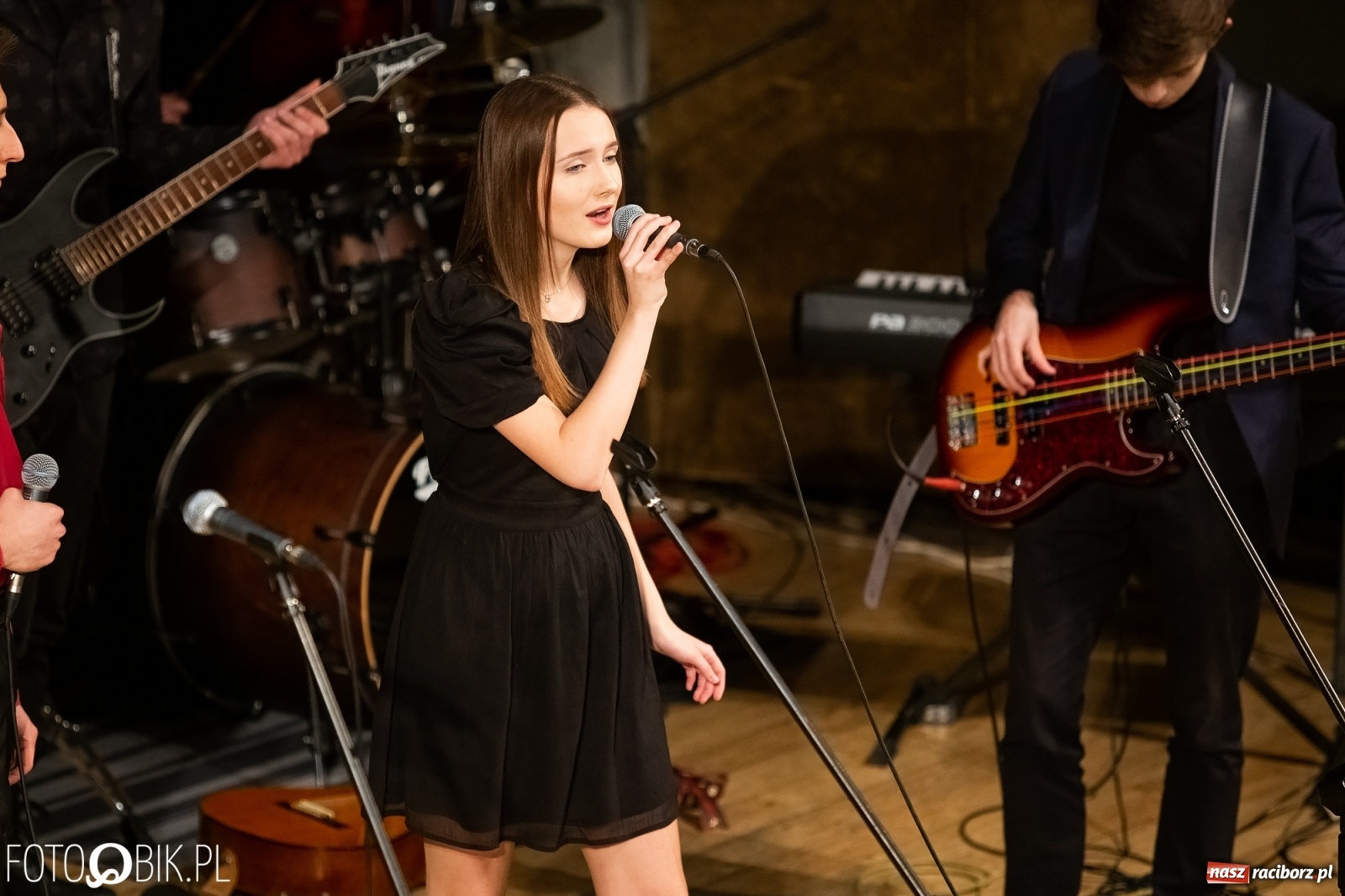 Zdjęcie w galerii na portalu naszraciborz.pl: Koncert zimowy w wykonaniu uczniów I LO i SP 4 w RCK [FOTO i WIDEO] wiadomości z regionu