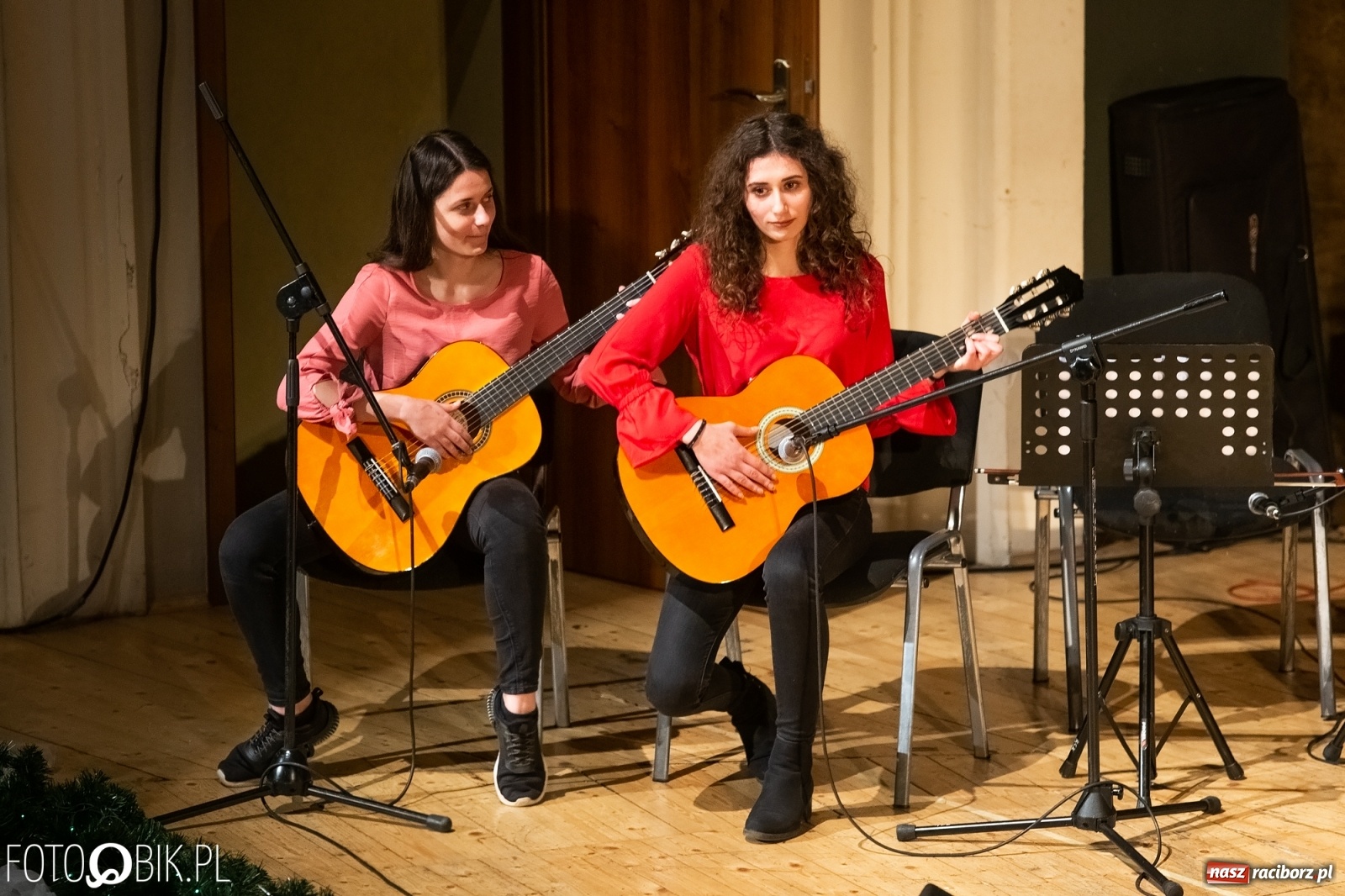 Zdjęcie w galerii na portalu naszraciborz.pl: Koncert zimowy w wykonaniu uczniów I LO i SP 4 w RCK [FOTO i WIDEO] wiadomości z regionu