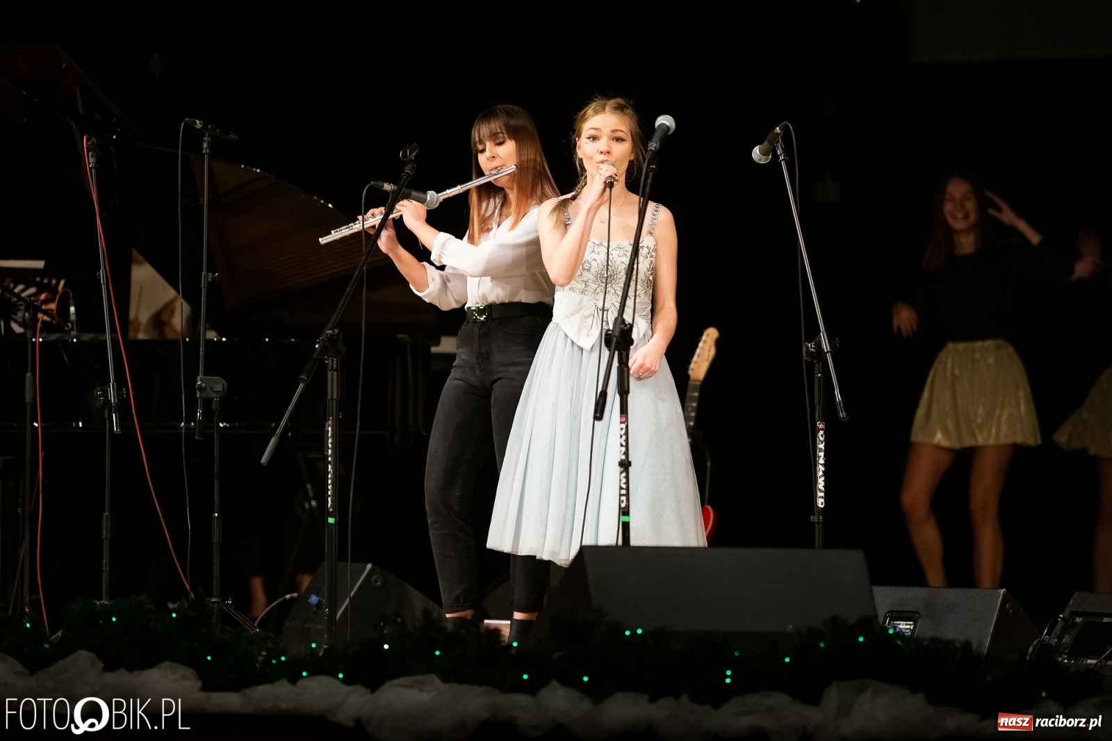 Zdjęcie w galerii na portalu naszraciborz.pl: Koncert zimowy w wykonaniu uczniów I LO i SP 4 w RCK [FOTO i WIDEO] wiadomości z regionu