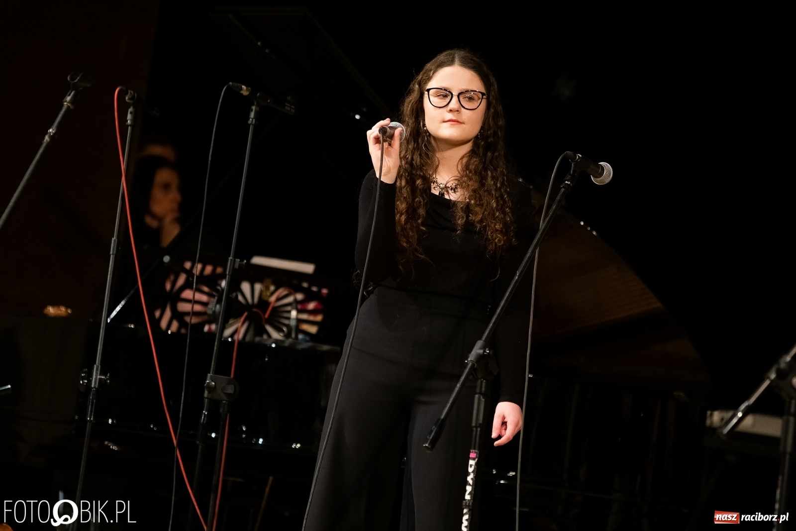 Zdjęcie w galerii na portalu naszraciborz.pl: Koncert zimowy w wykonaniu uczniów I LO i SP 4 w RCK [FOTO i WIDEO] wiadomości z regionu