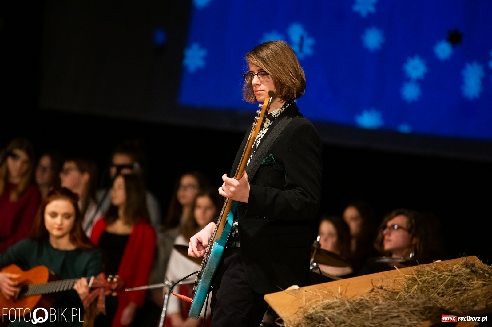 Zdjęcie w galerii na portalu naszraciborz.pl: Koncert zimowy w wykonaniu uczniów I LO i SP 4 w RCK [FOTO i WIDEO] wiadomości z regionu