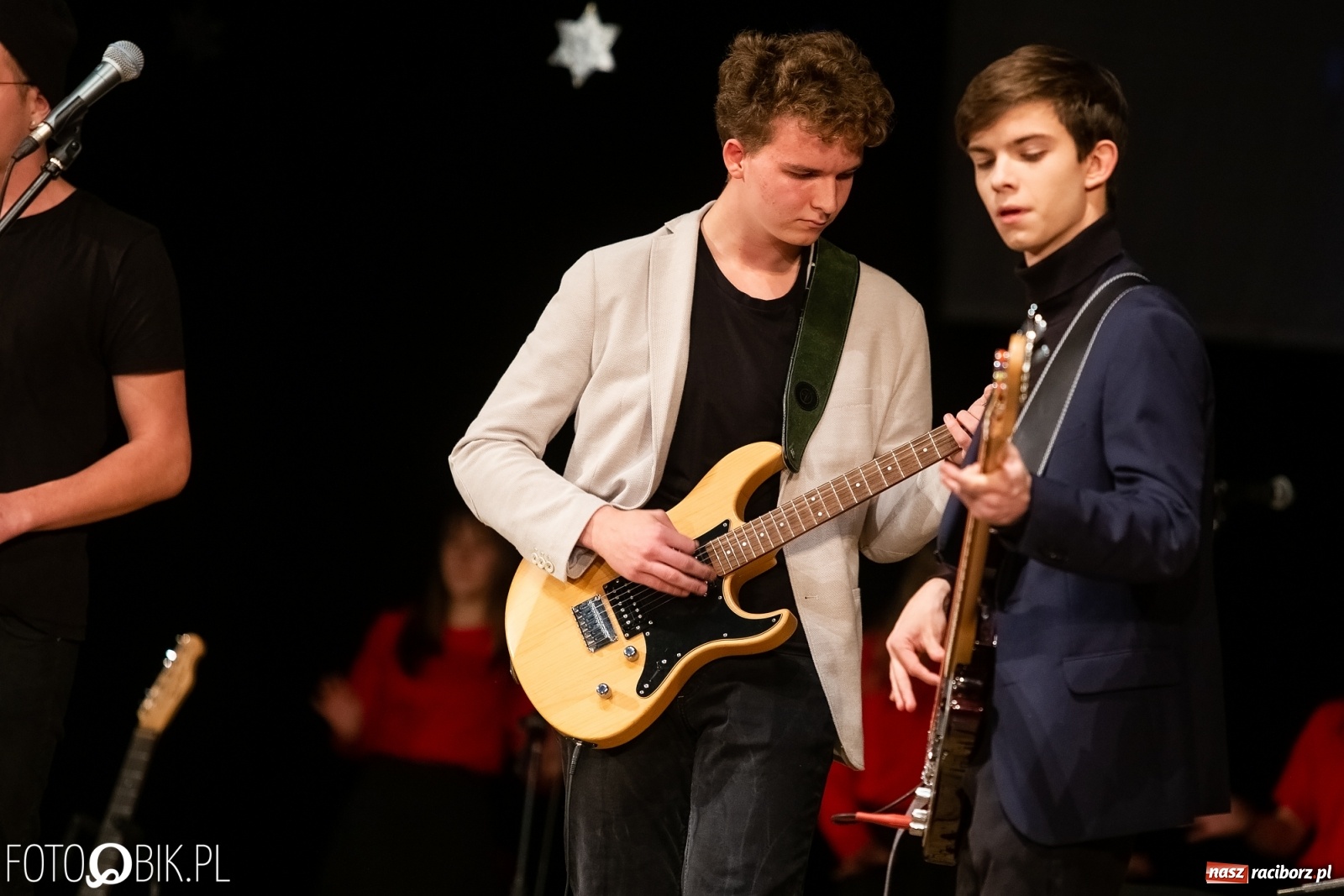 Zdjęcie w galerii na portalu naszraciborz.pl: Koncert zimowy w wykonaniu uczniów I LO i SP 4 w RCK [FOTO i WIDEO] wiadomości z regionu