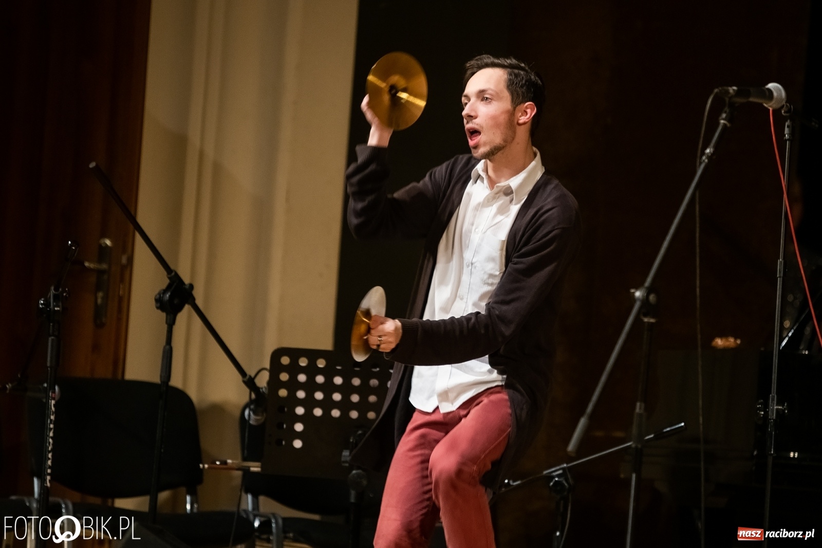 Zdjęcie w galerii na portalu naszraciborz.pl: Koncert zimowy w wykonaniu uczniów I LO i SP 4 w RCK [FOTO i WIDEO] wiadomości z regionu