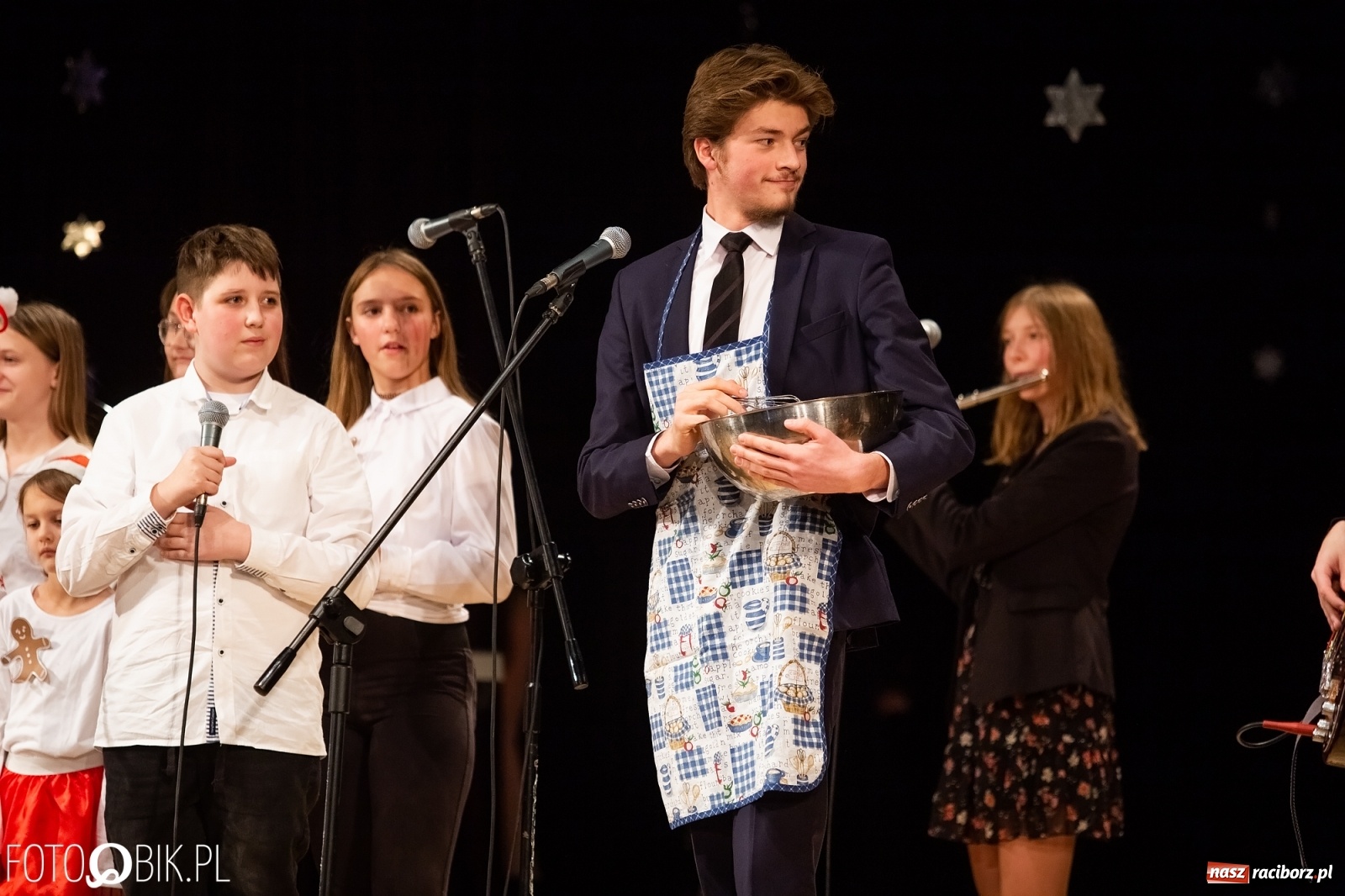 Zdjęcie w galerii na portalu naszraciborz.pl: Koncert zimowy w wykonaniu uczniów I LO i SP 4 w RCK [FOTO i WIDEO] wiadomości z regionu
