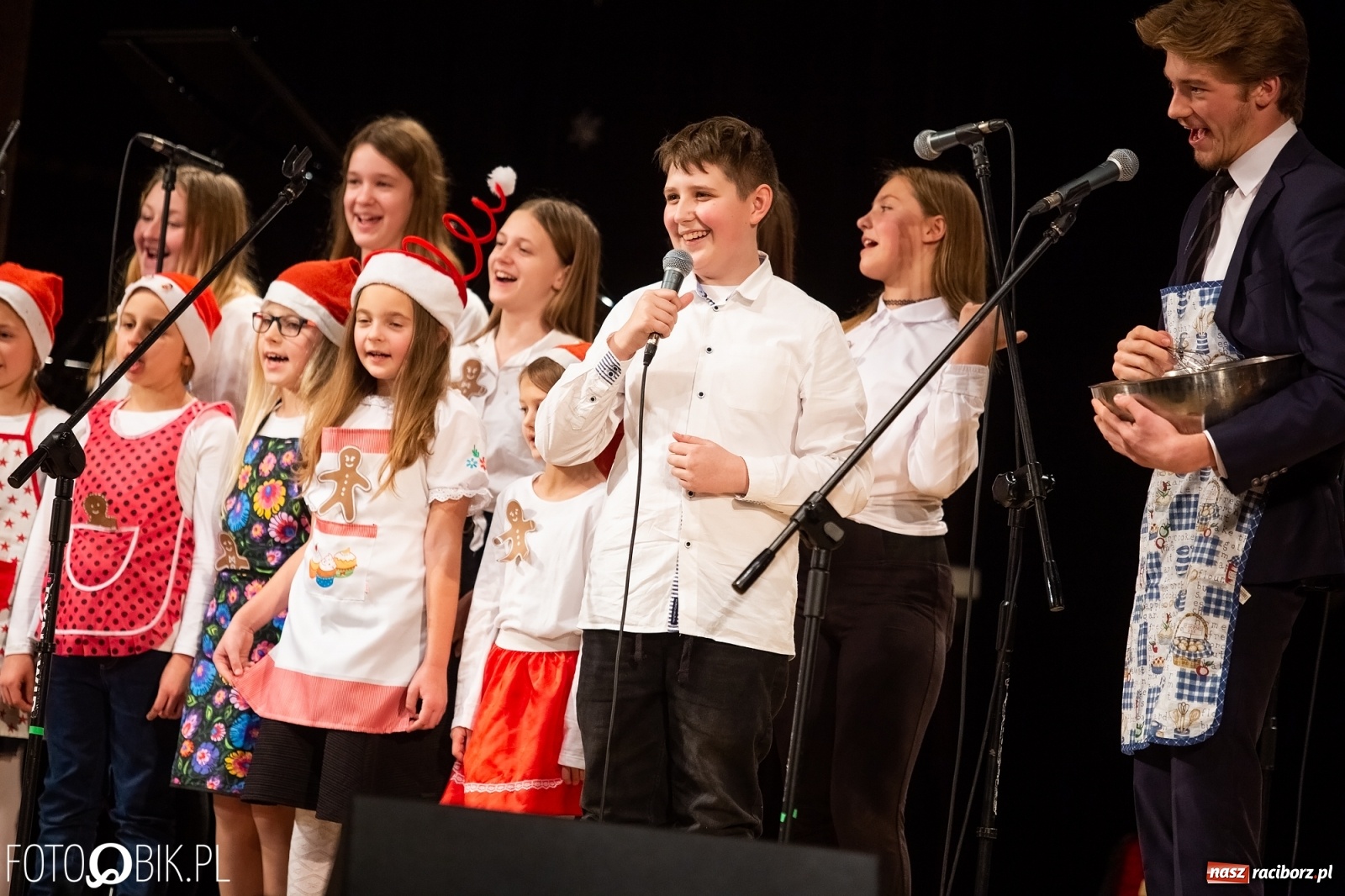 Zdjęcie w galerii na portalu naszraciborz.pl: Koncert zimowy w wykonaniu uczniów I LO i SP 4 w RCK [FOTO i WIDEO] wiadomości z regionu
