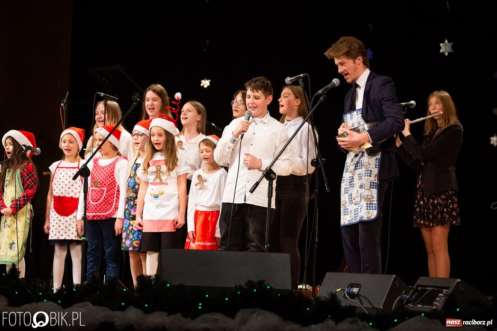 Zdjęcie w galerii na portalu naszraciborz.pl: Koncert zimowy w wykonaniu uczniów I LO i SP 4 w RCK [FOTO i WIDEO] wiadomości z regionu