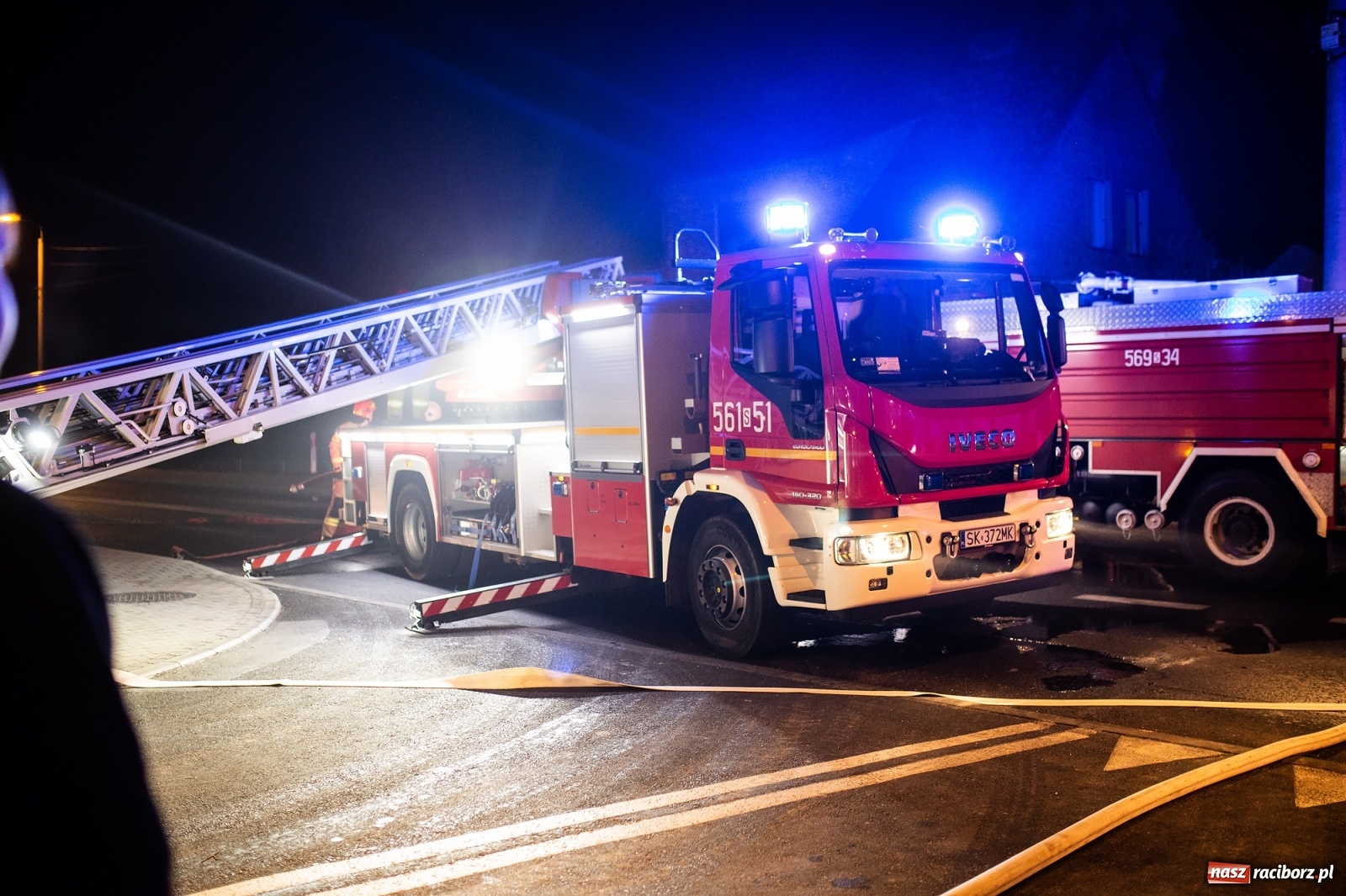 Zdjęcie w galerii na portalu naszraciborz.pl: Gorąca noc strażaków. Pożar na Hulczyńskiej, alarm w Złotej Jesieni [FOTO]  wiadomości z regionu