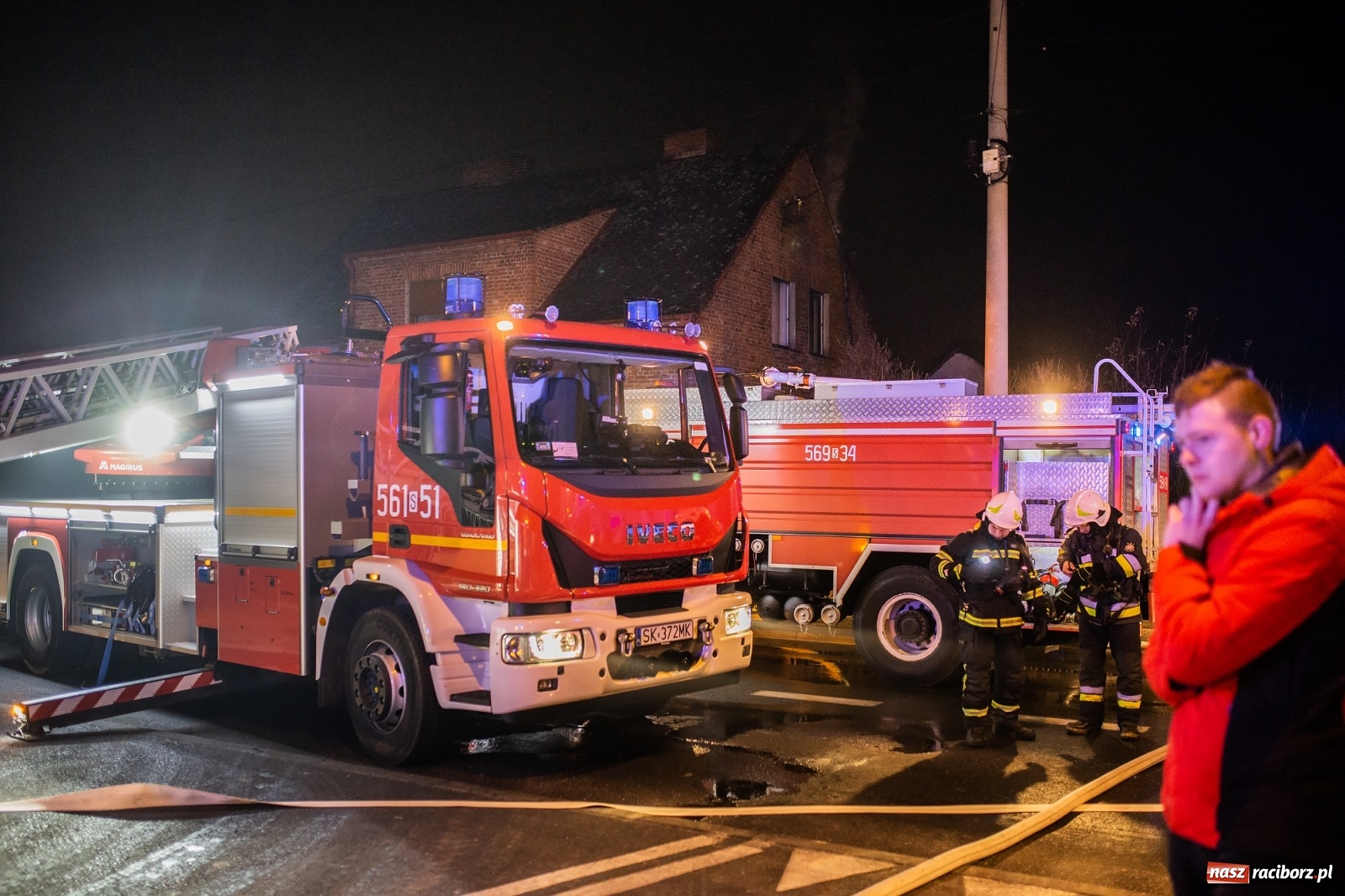 Zdjęcie w galerii na portalu naszraciborz.pl: Gorąca noc strażaków. Pożar na Hulczyńskiej, alarm w Złotej Jesieni [FOTO]  wiadomości z regionu