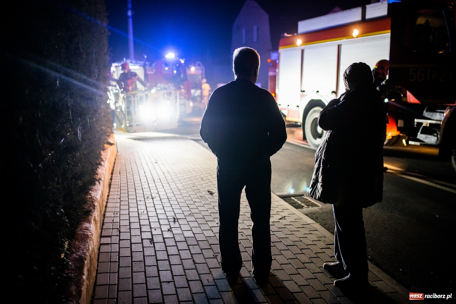 Zdjęcie w galerii na portalu naszraciborz.pl: Gorąca noc strażaków. Pożar na Hulczyńskiej, alarm w Złotej Jesieni [FOTO]  wiadomości z regionu