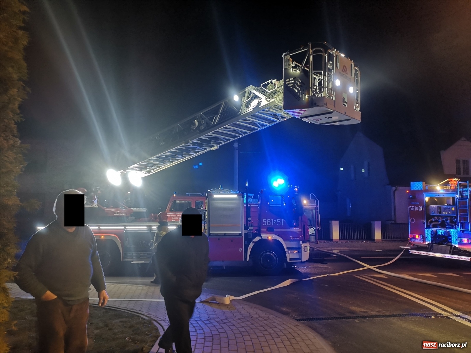 Zdjęcie w galerii na portalu naszraciborz.pl: Gorąca noc strażaków. Pożar na Hulczyńskiej, alarm w Złotej Jesieni [FOTO]  wiadomości z regionu